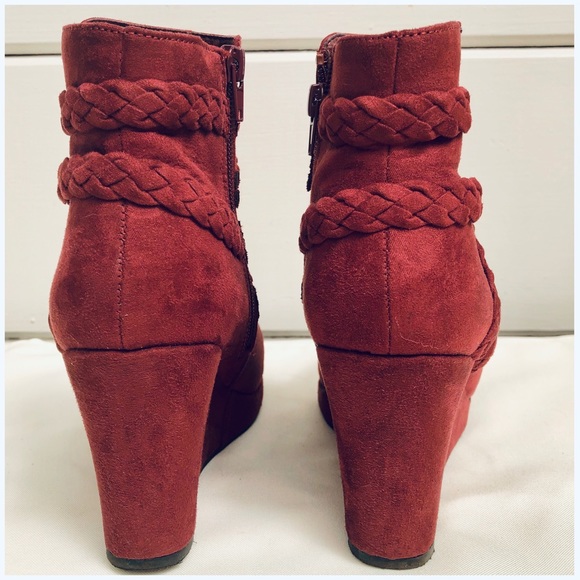 SOLD - Picture 4 of 8